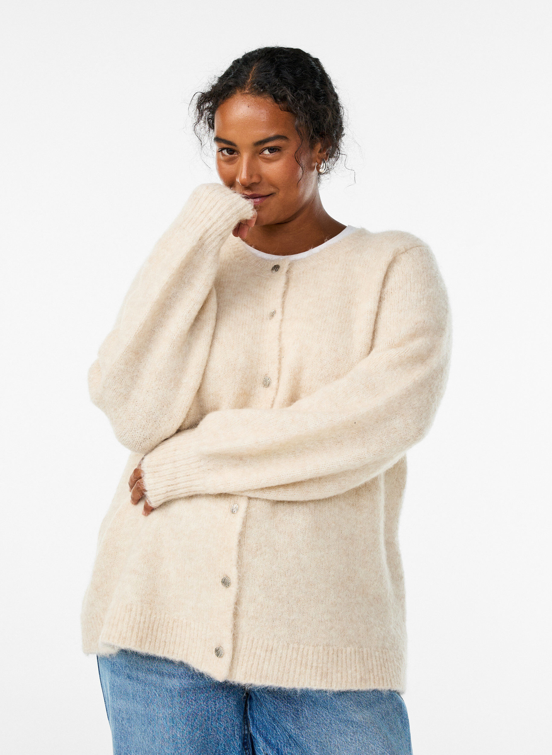 Cardigan i ull och alpacka med dekorativa knappar, Beige, Model