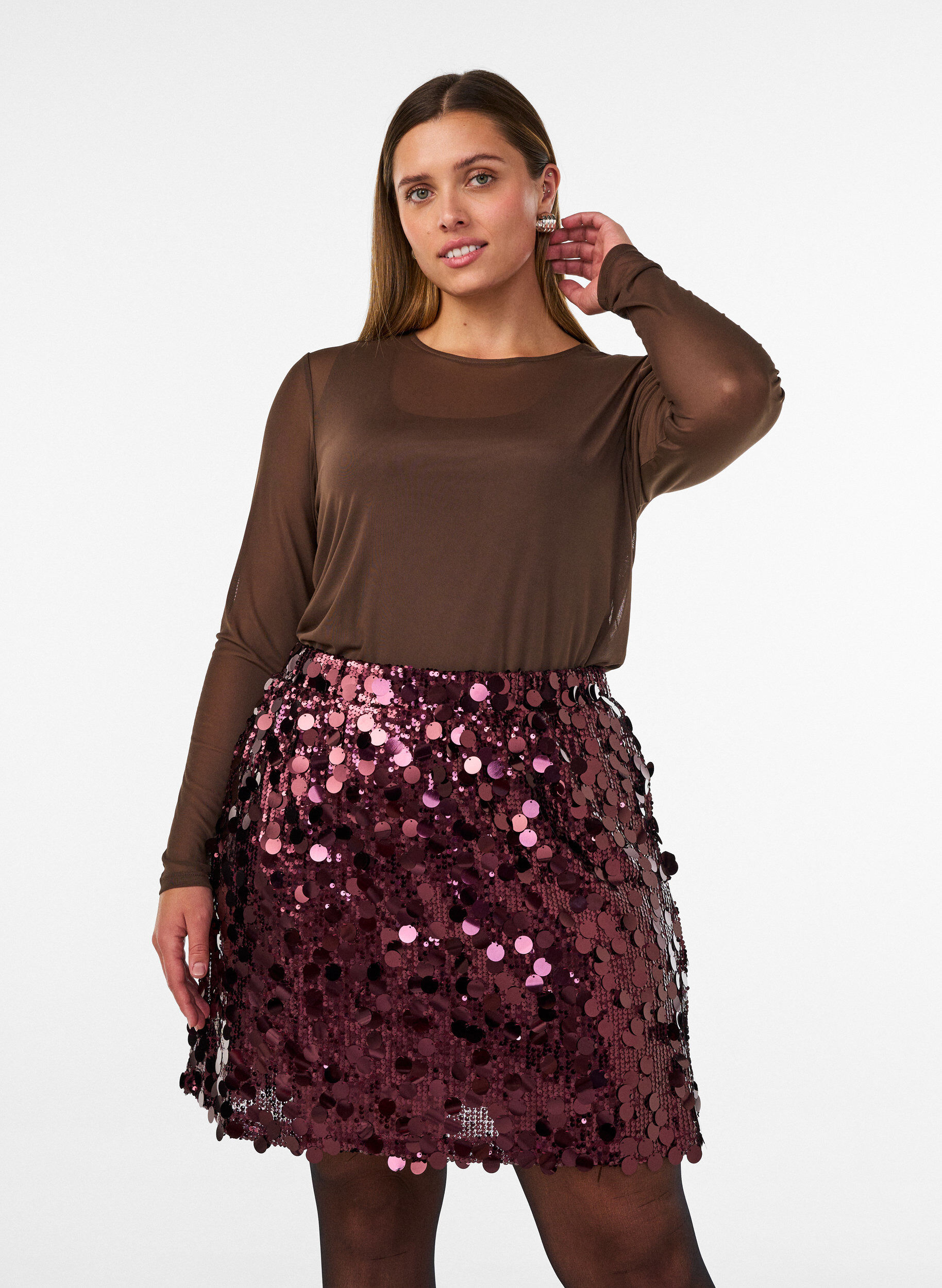 Kort paljettkjol med res&aring;r i midjan, M&ouml;rk Bordeaux, Model