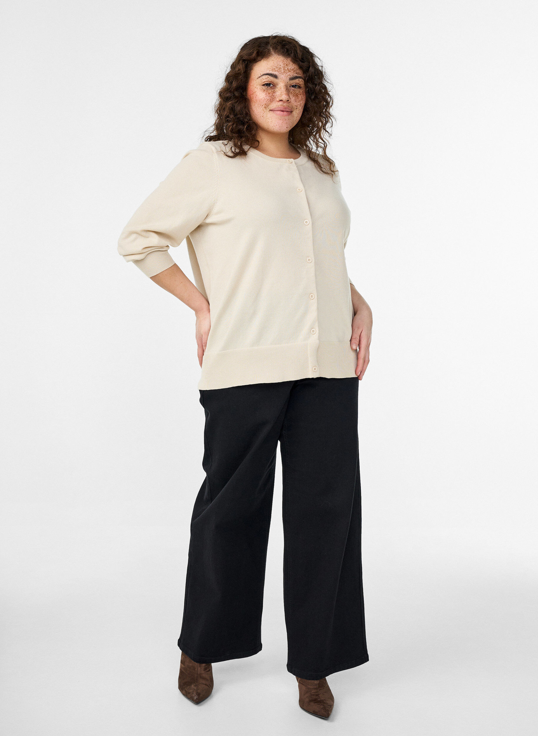 Zizzi Flash - Finstickad kofta med rund halsringning, Beige, Model image number 1