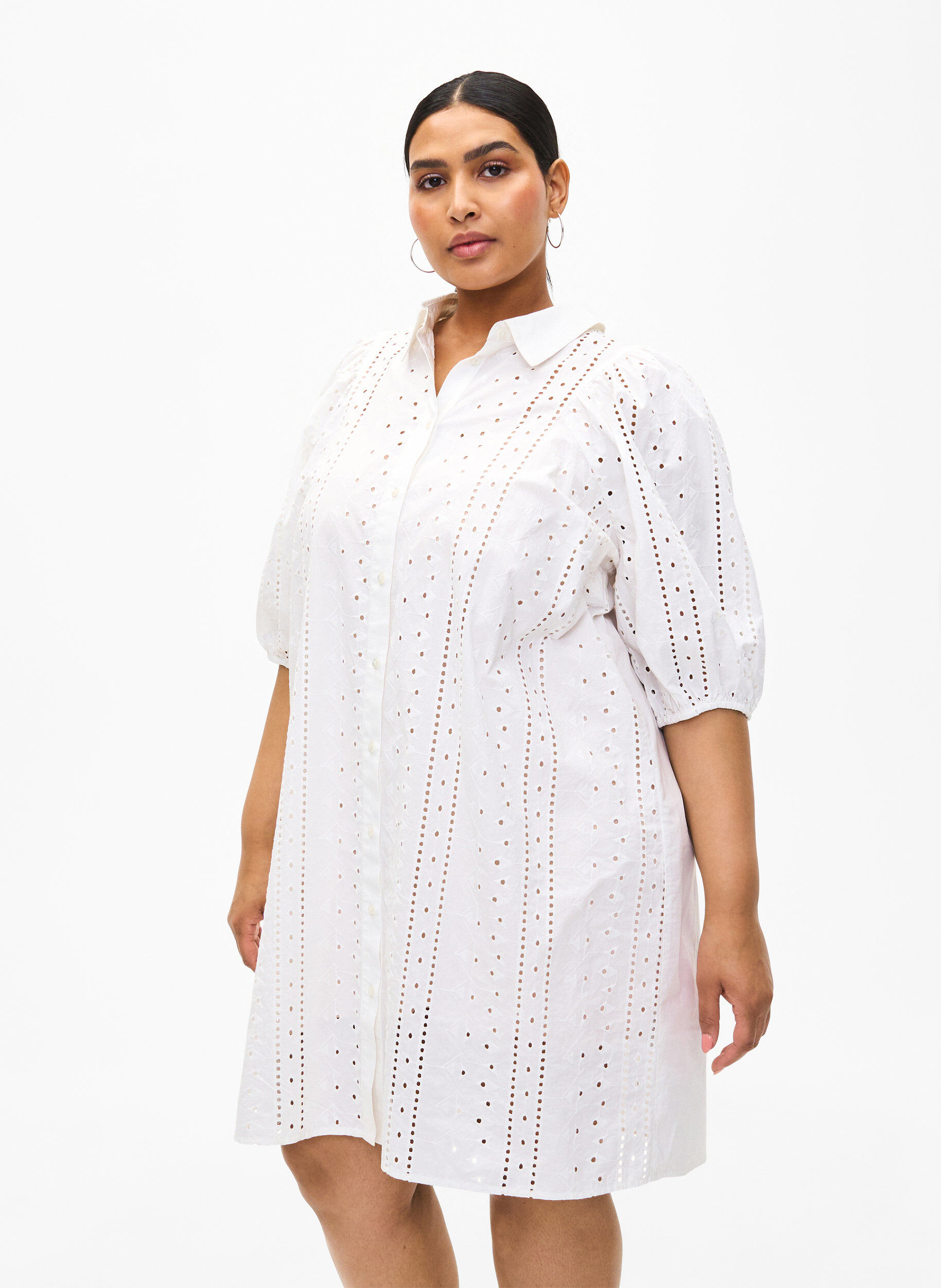 Zizzi Skjortkl&auml;nning i bomull med broderi anglaise, Off White, Model image number 0