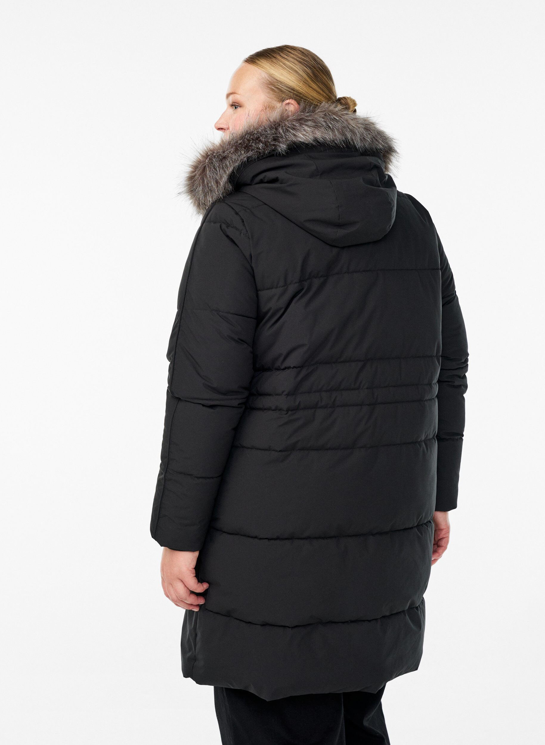 Zizzi Vattenavvisande parkas med krage i fuskp&auml;ls, Svart, Model image number 2