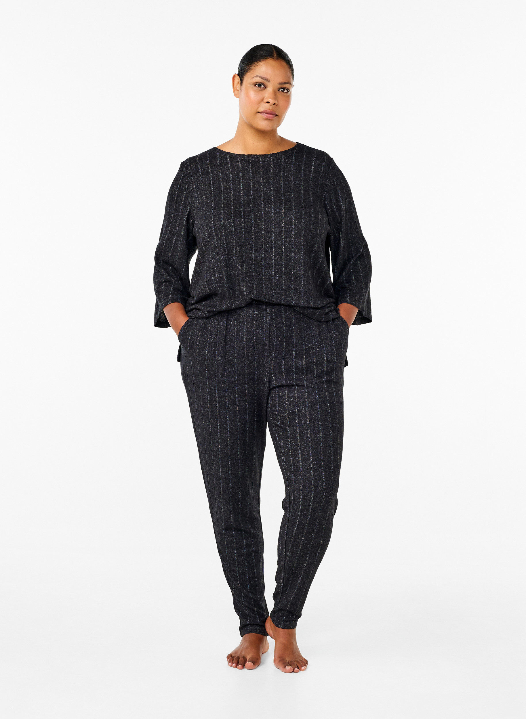 Zizzi L&ouml;s blus med 3/4-&auml;rmar, Svart, Model image number 1