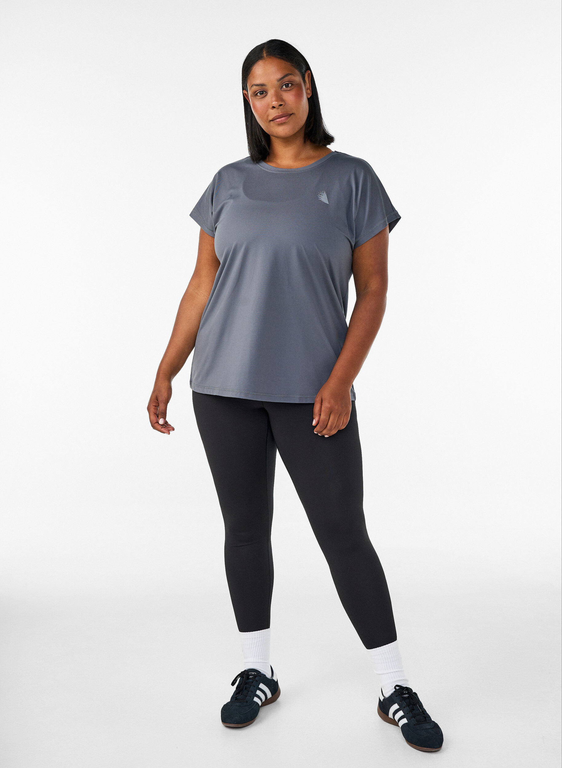 ZizziEnf&auml;rgad tr&auml;nings-T-shirt, Gr&aring;, Model image number 1