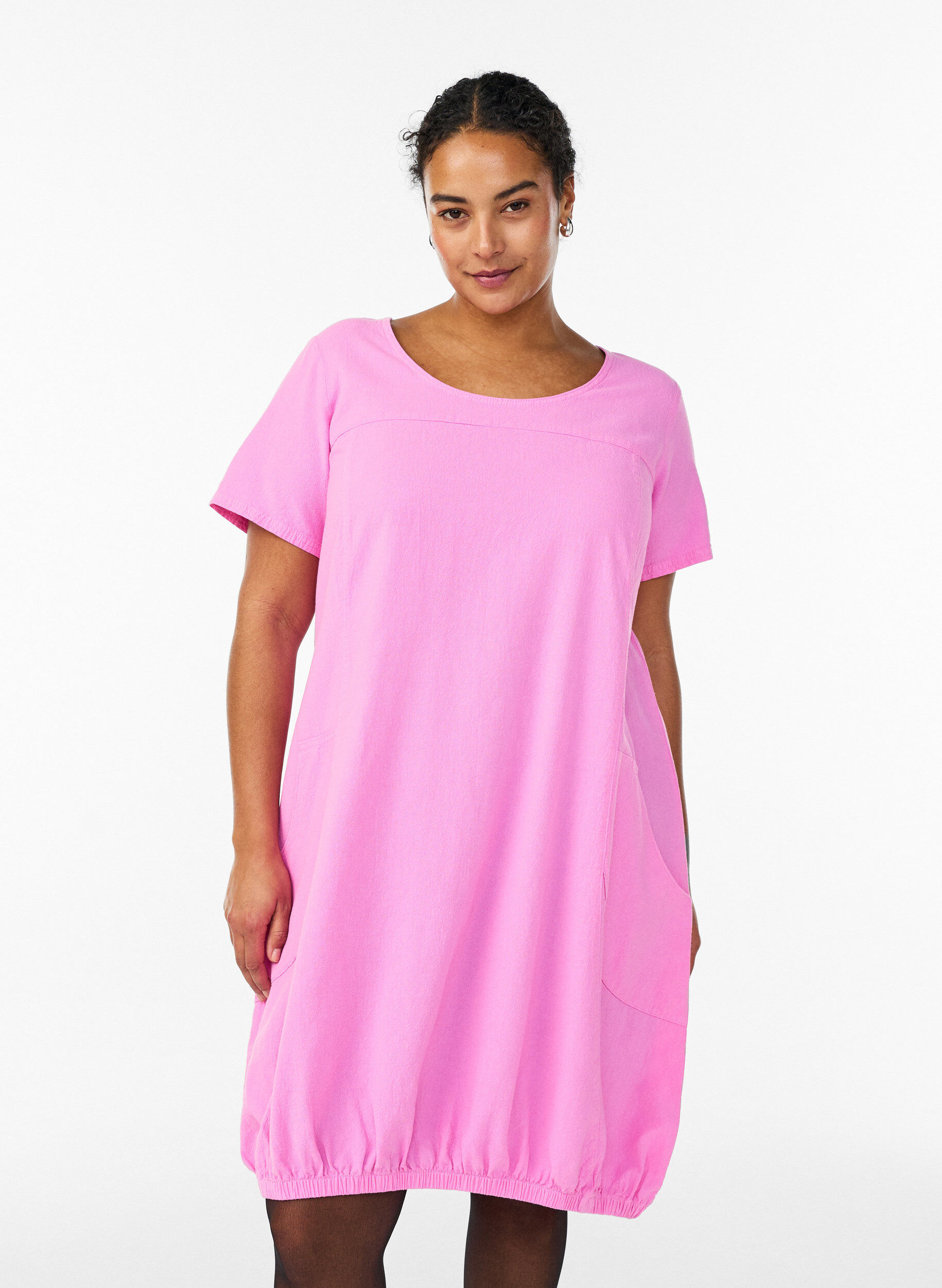 Kort&auml;rmad kl&auml;nning i bomull, Rosa, Model