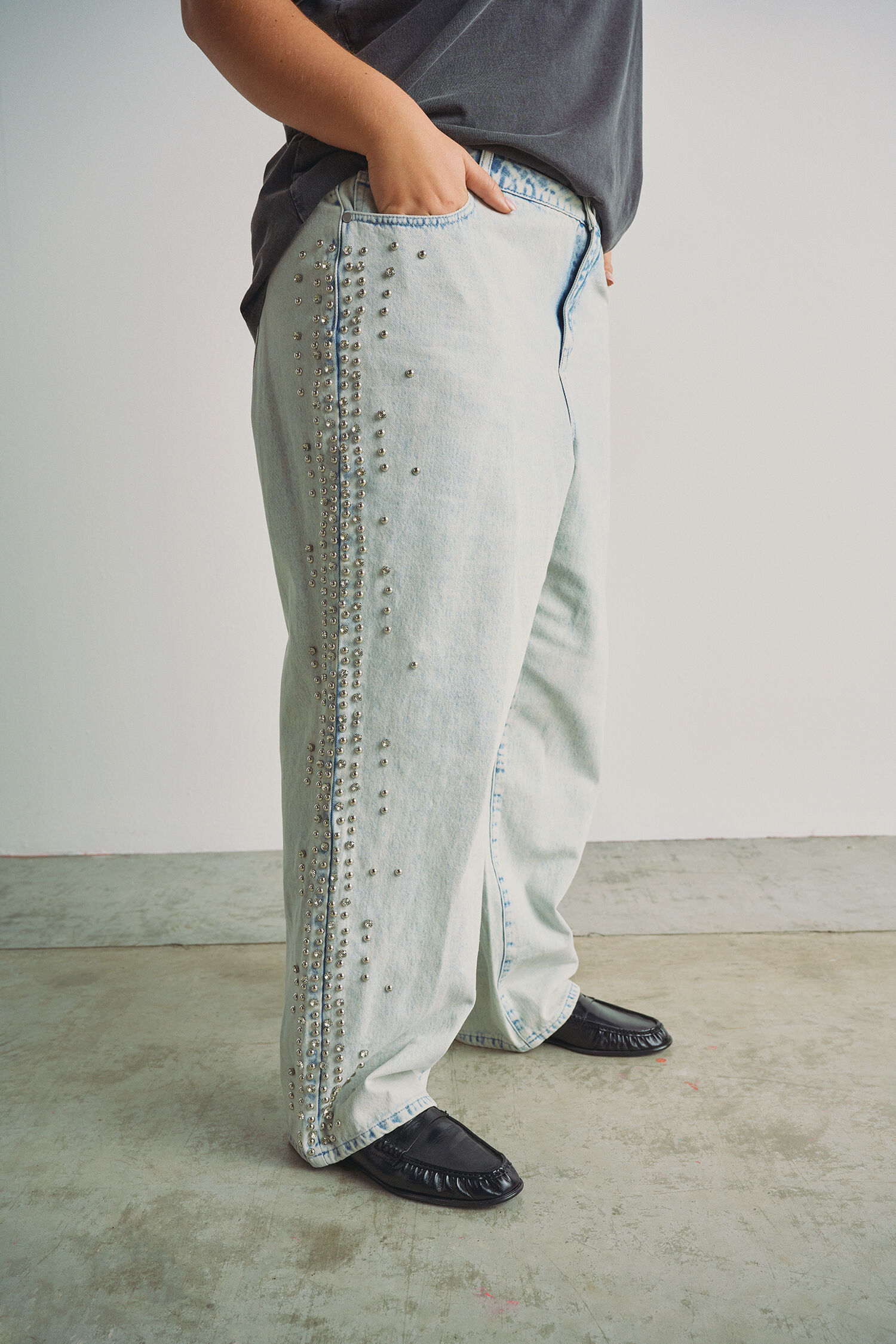 Zizzi Jeans med detaljer, , Model