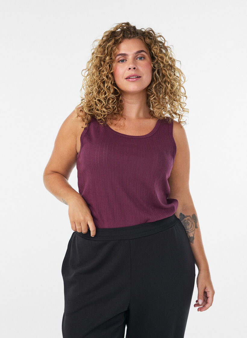 Nattlinne i ekologisk bomull med texturerat m&ouml;nster, M&ouml;rk Bordeaux, Model image number 0