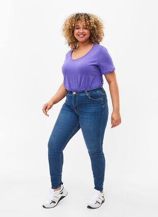 Amy jeans med hög midja och push up-effekt, Blue denim, Model image number 0