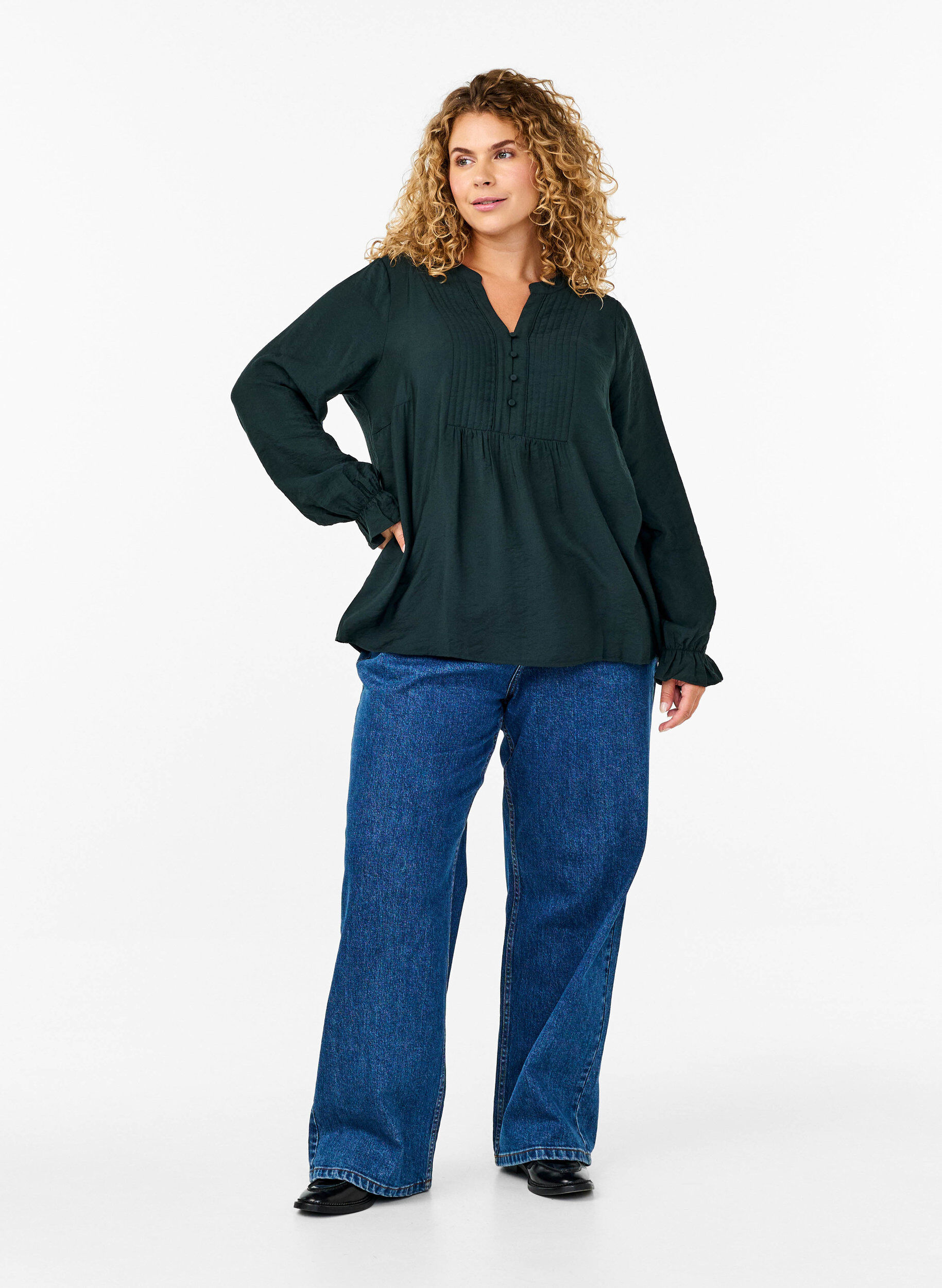 Zizzi L&aring;ng&auml;rmad blus med v-ringning, Scarab, Model image number 2