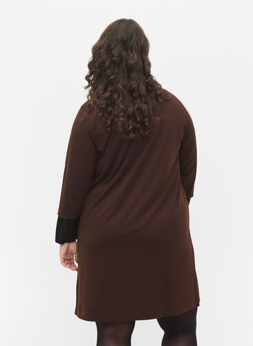 Klänning i enfärgad färg med v-hals och 3/4-ärmar, Coffee Bean, Model image number 1