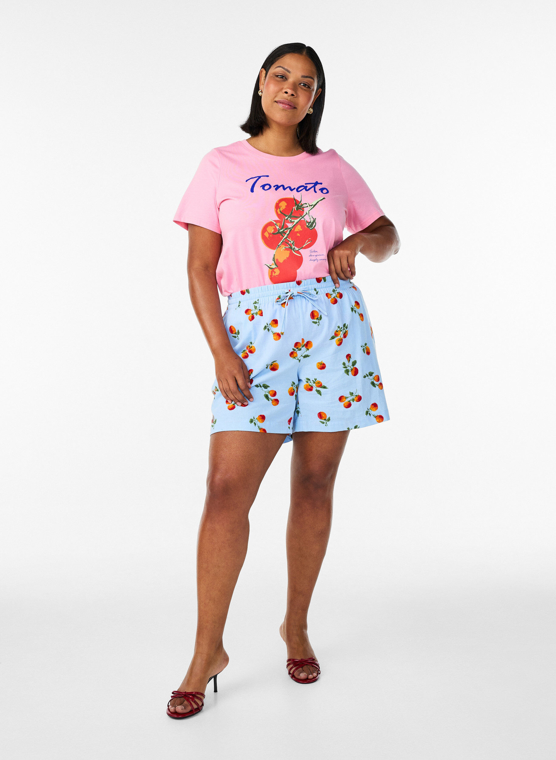 ZizziT-shirt i ekologisk bomull med tomat-tryck, Rosa, Model image number 1