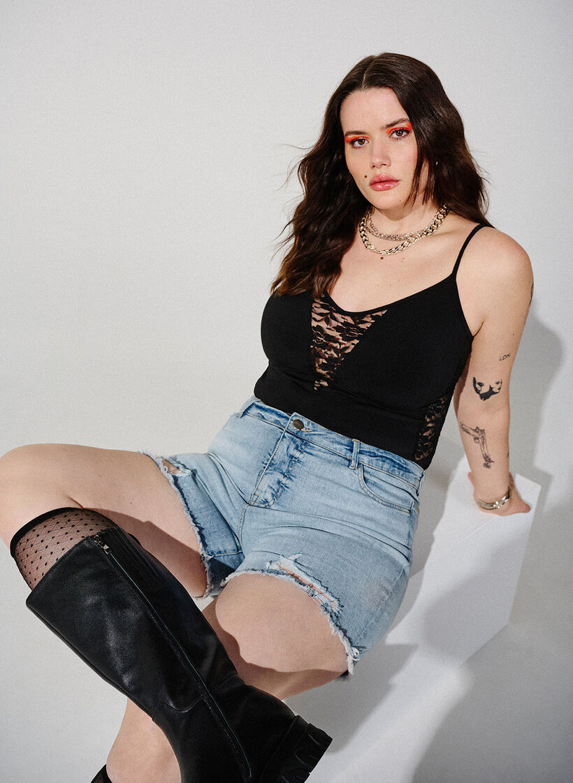 Kroppsstrumpa med spets och smala band, Black, Image image number 0