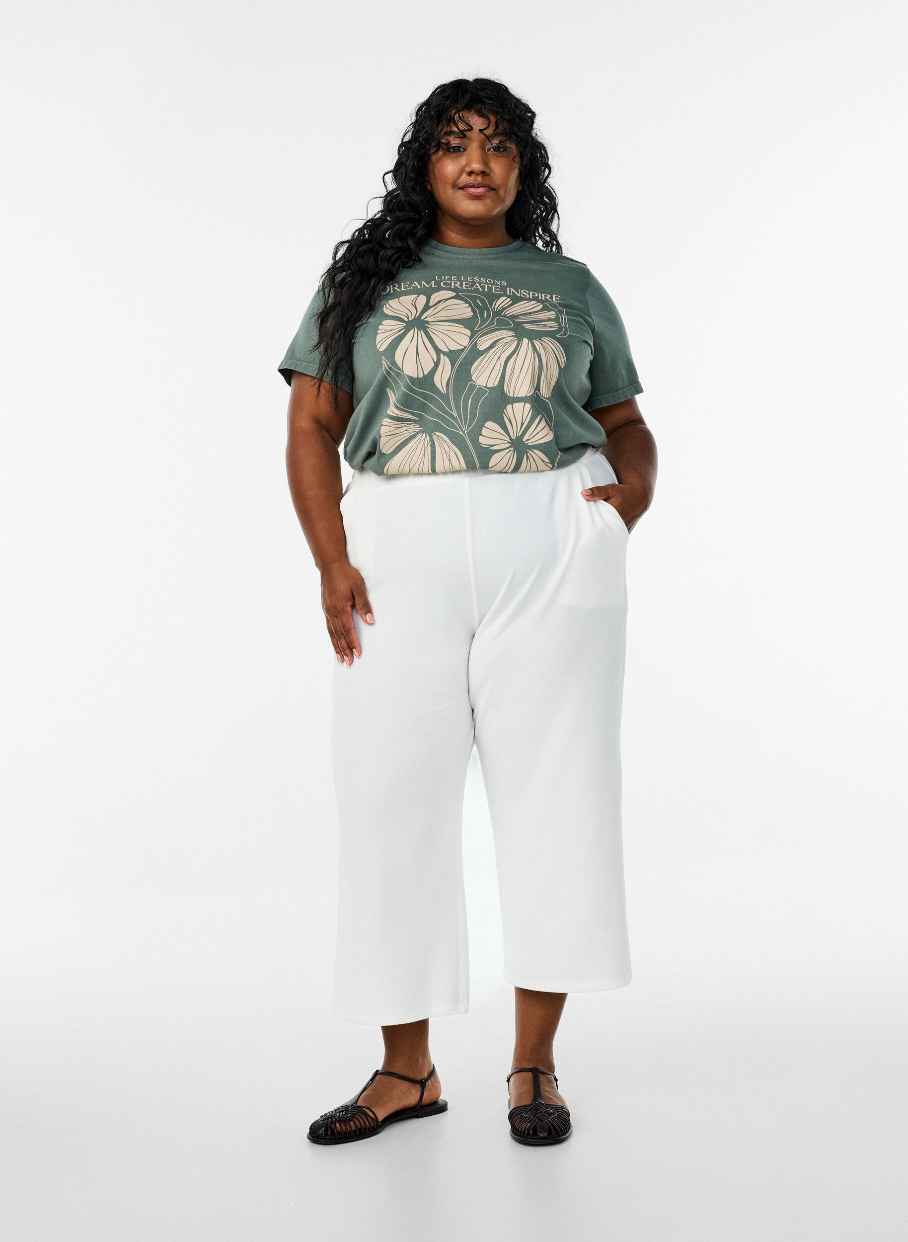 Zizzi L&ouml;sa byxor med 7/8-delsl&auml;ngd, Beige, Model image number 0