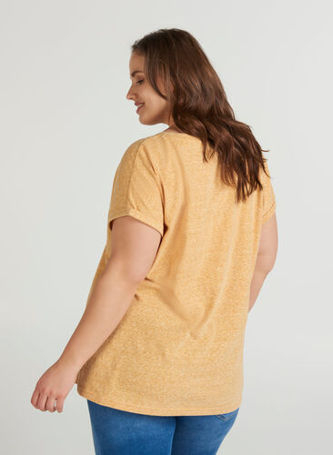 Melerad t-shirt i bomull, Mineral Yellow Mélange, Model image number 1