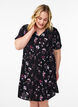 Kort kl&auml;nning med blomm&ouml;nster, Svart, Model image number 0