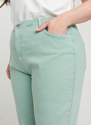 Mom fit jeans i bomull, Chinois Green, Model image number 2