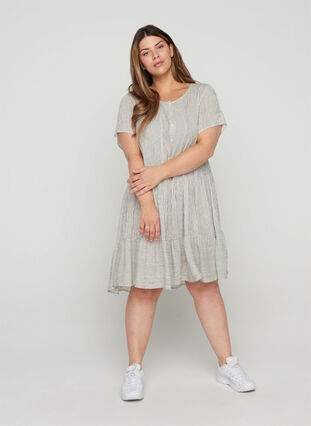 Kortärmad klänning med ränder och knappar, White Stripe, Model image number 2