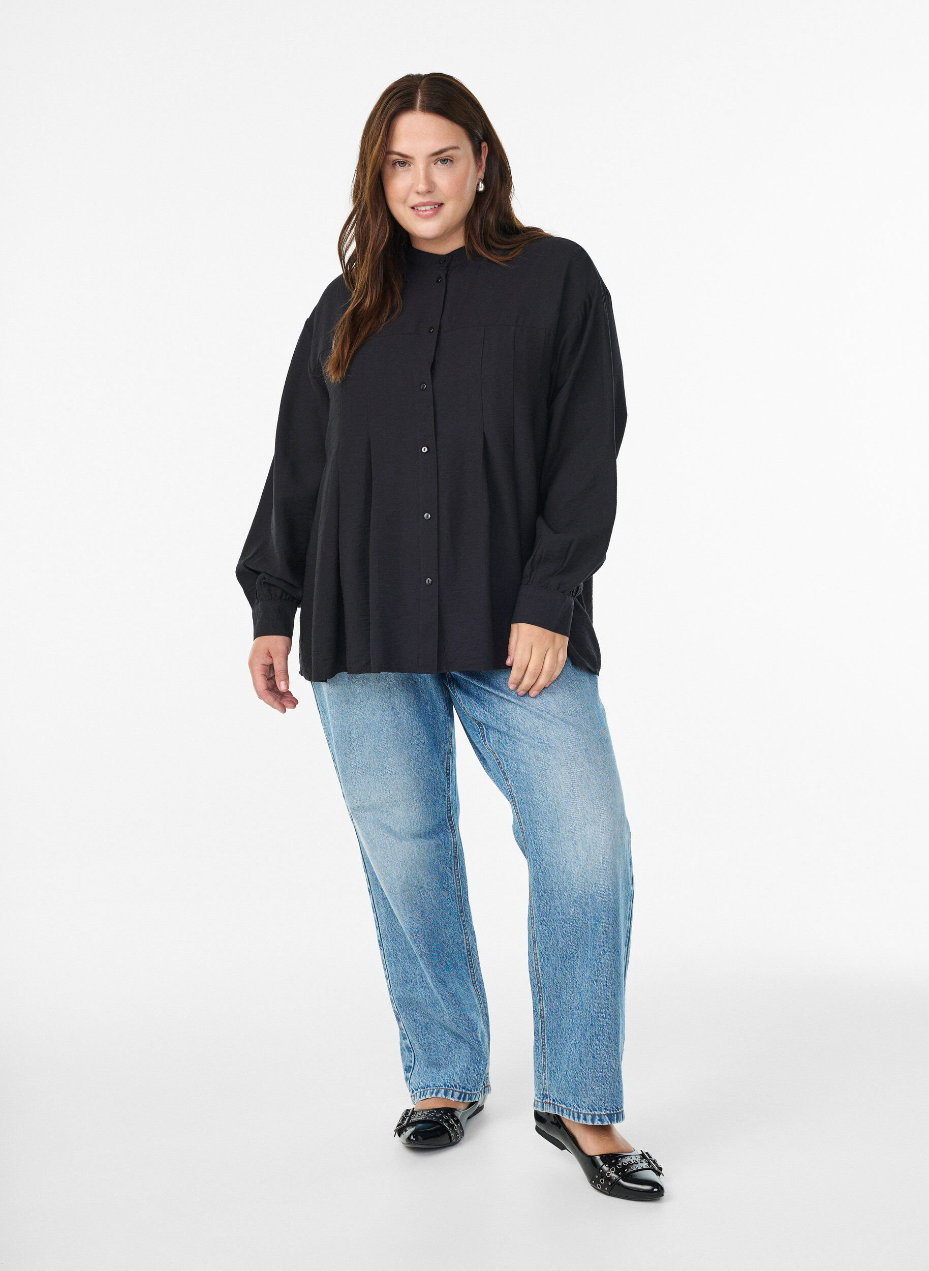 Zizzi Viskosblus med a-linjeformad passform, Svart, Model image number 1