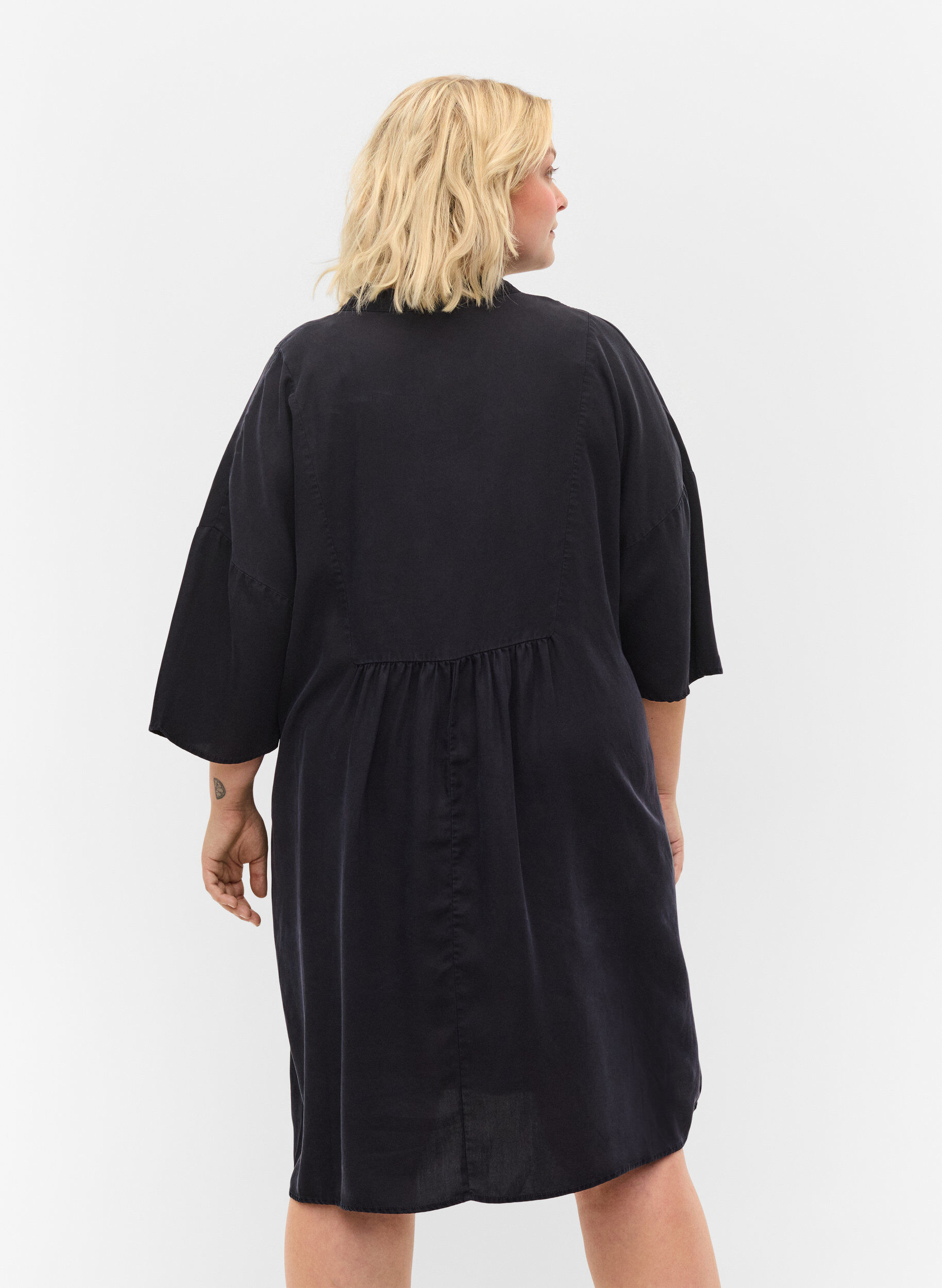 Zizzi Kl&auml;nning med 3/4-&auml;rmar i lyocell (TENCEL&trade;), Black, Model image number 1