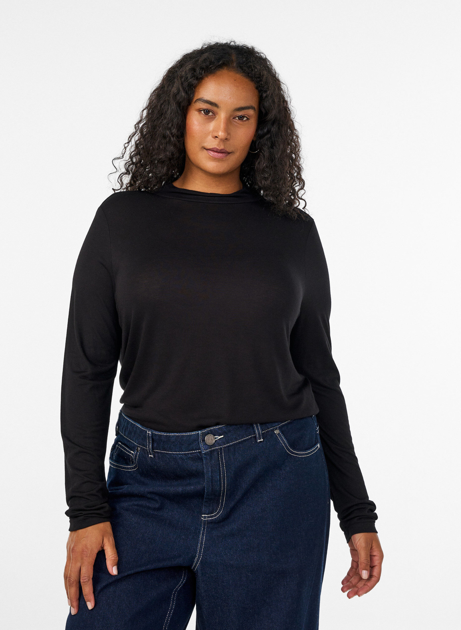 ZizziBlus i viskosjersey med h&ouml;g hals, Svart, Model image number 0