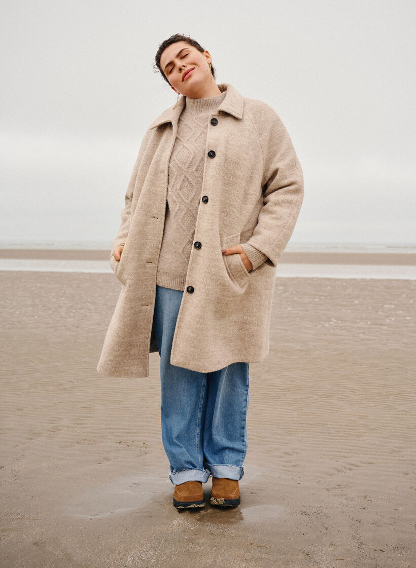 Pläderad bouclé-kappa med knappar, Simply Taupe, Image image number 1