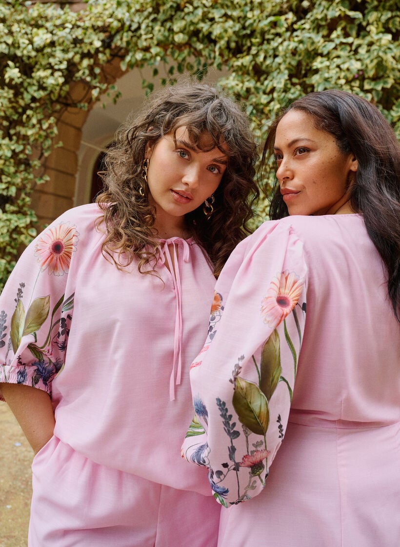 Blus med knytdetalj och blomm&ouml;nstrade &auml;rmar, Rosa, Image image number 0