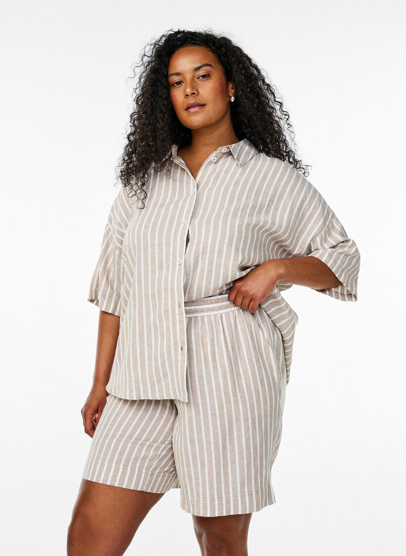 Randiga shorts i linne och viskos, Beige, Model image number 0