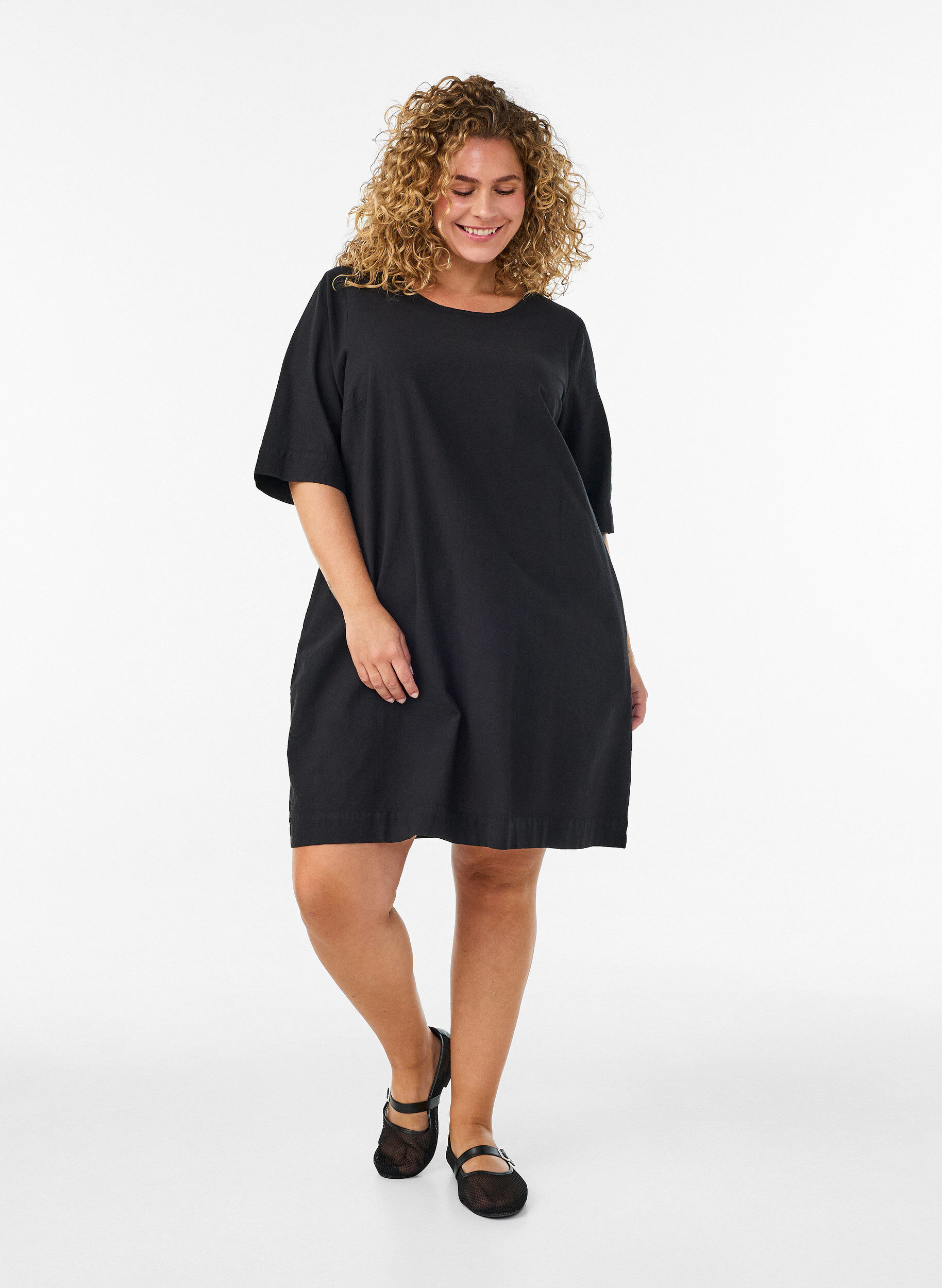 ZizziKl&auml;nning i bomull med korta &auml;rmar och fickor, Svart, Model image number 1
