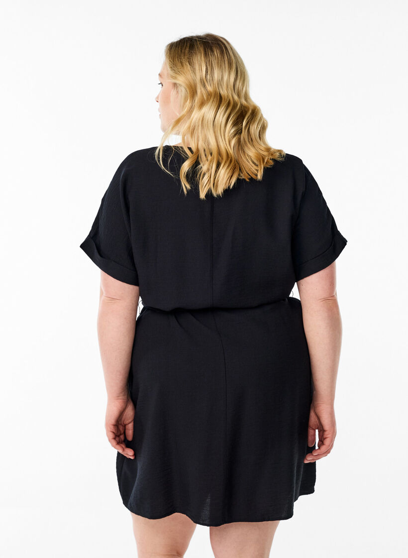 Kort klänning med lös passform och knytskärp, Svart, Model image number 2