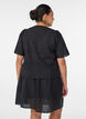 Blus i broderie anglaise med kn&auml;ppning, Svart, Model image number 2
