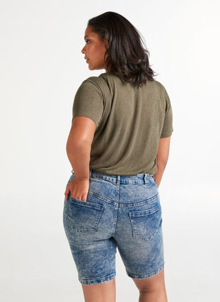 Jeansshorts med hög midja, Light blue denim, Model image number 1