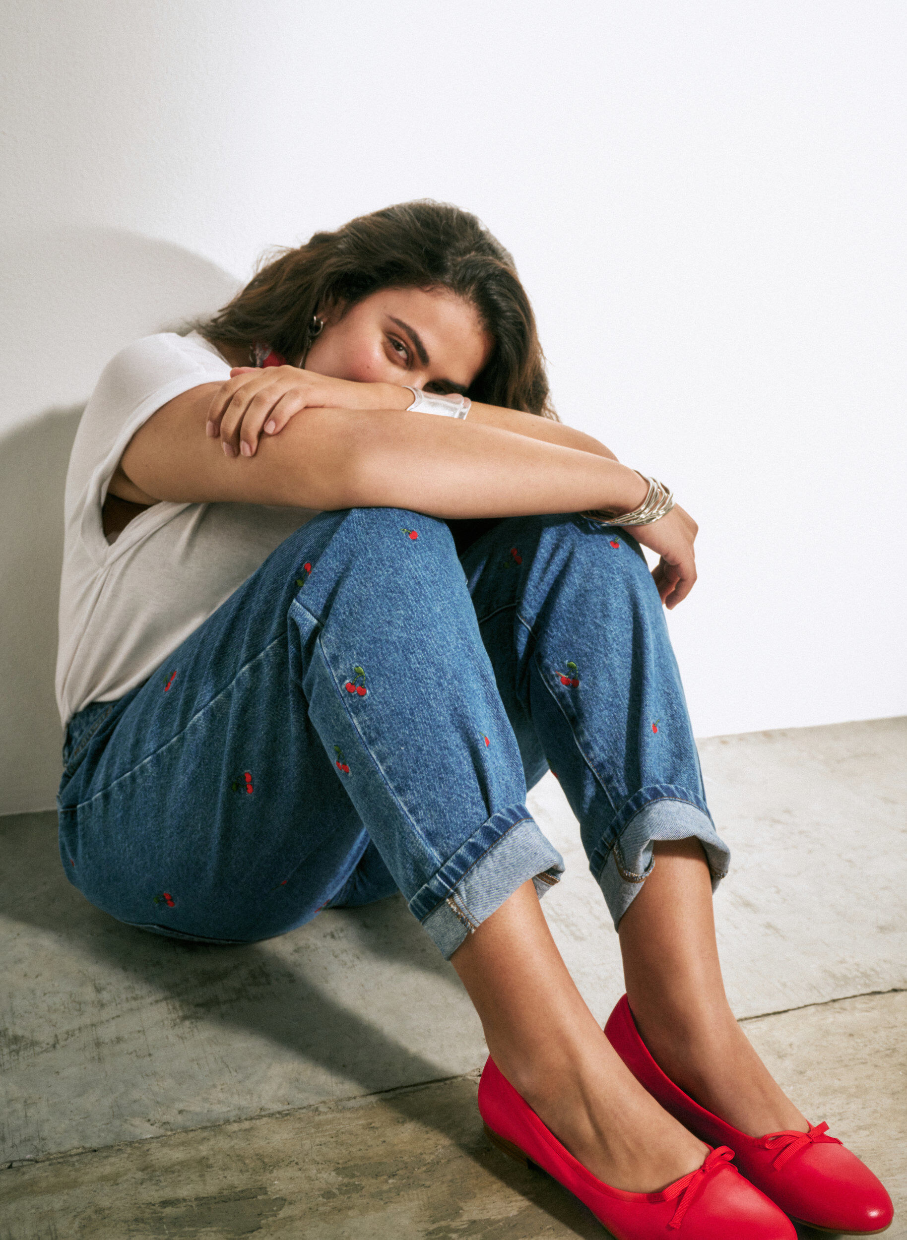 Zizzi Mille Mom Fit-jeans med broderier, Bl&aring;, Image image number 1