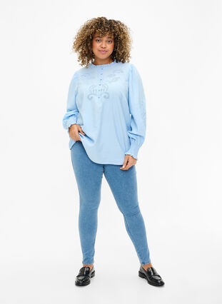 Blus med volanger och Broderie anglaise, Chambray Blue, Model image number 2