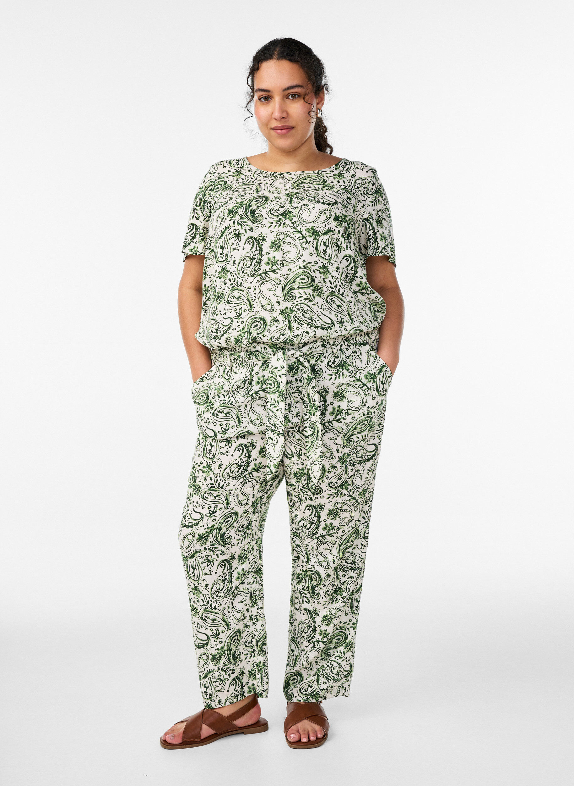 Zizzi Kort&auml;rmad viskosblus med tryck, Gr&ouml;n, Model image number 1