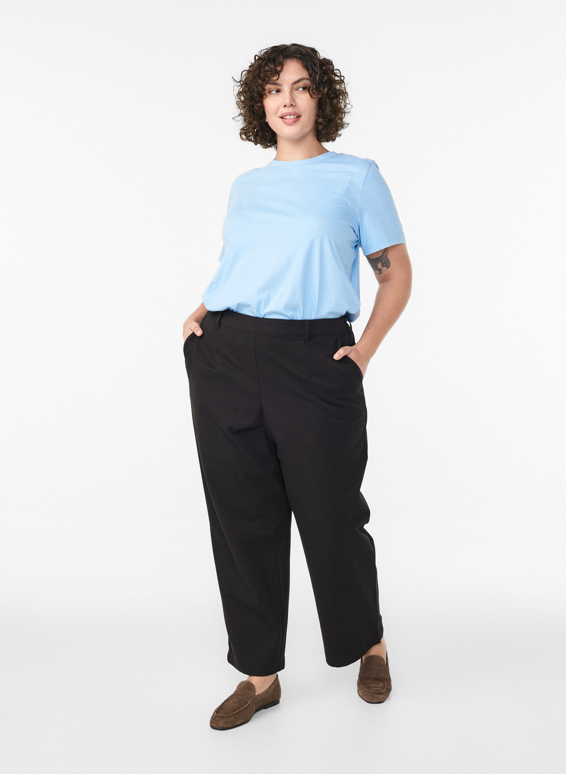 Zizzi Enkel t-shirt i bomull med rund halsringning, Bl&aring;, Model image number 1