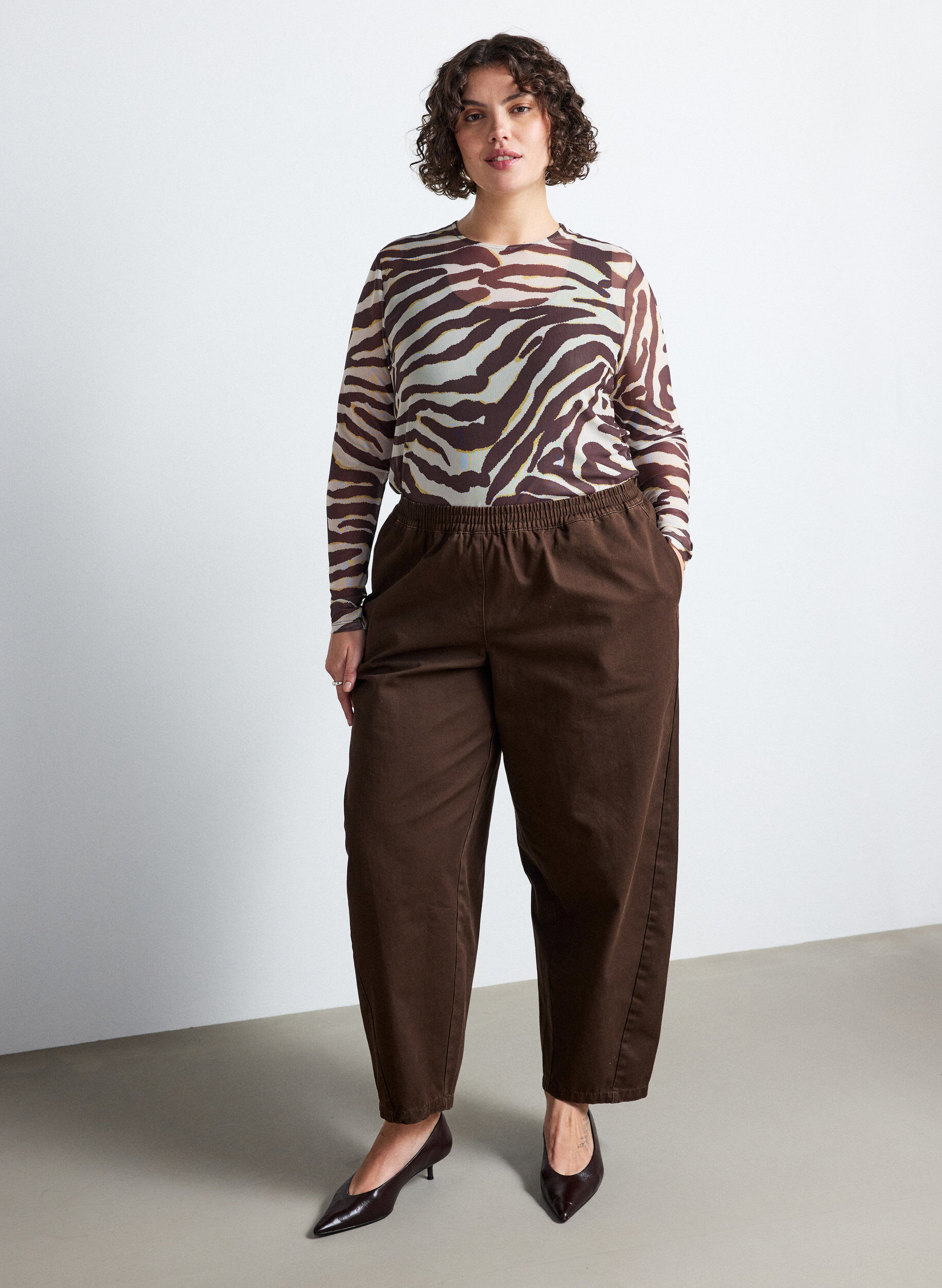 ZizziBlus i mesh med tryck, Brun, Model image number 1