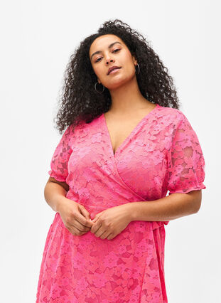 Omlottklänning med spets och korta ärmar, Pink Carnation, Model image number 2