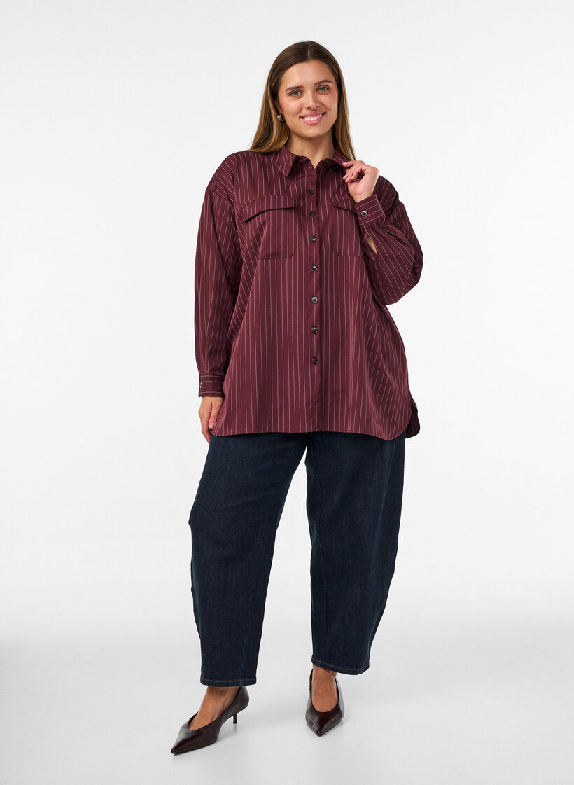 Kritstrecksrandig skjorta med br&ouml;stfickor, R&ouml;d, Model image number 1