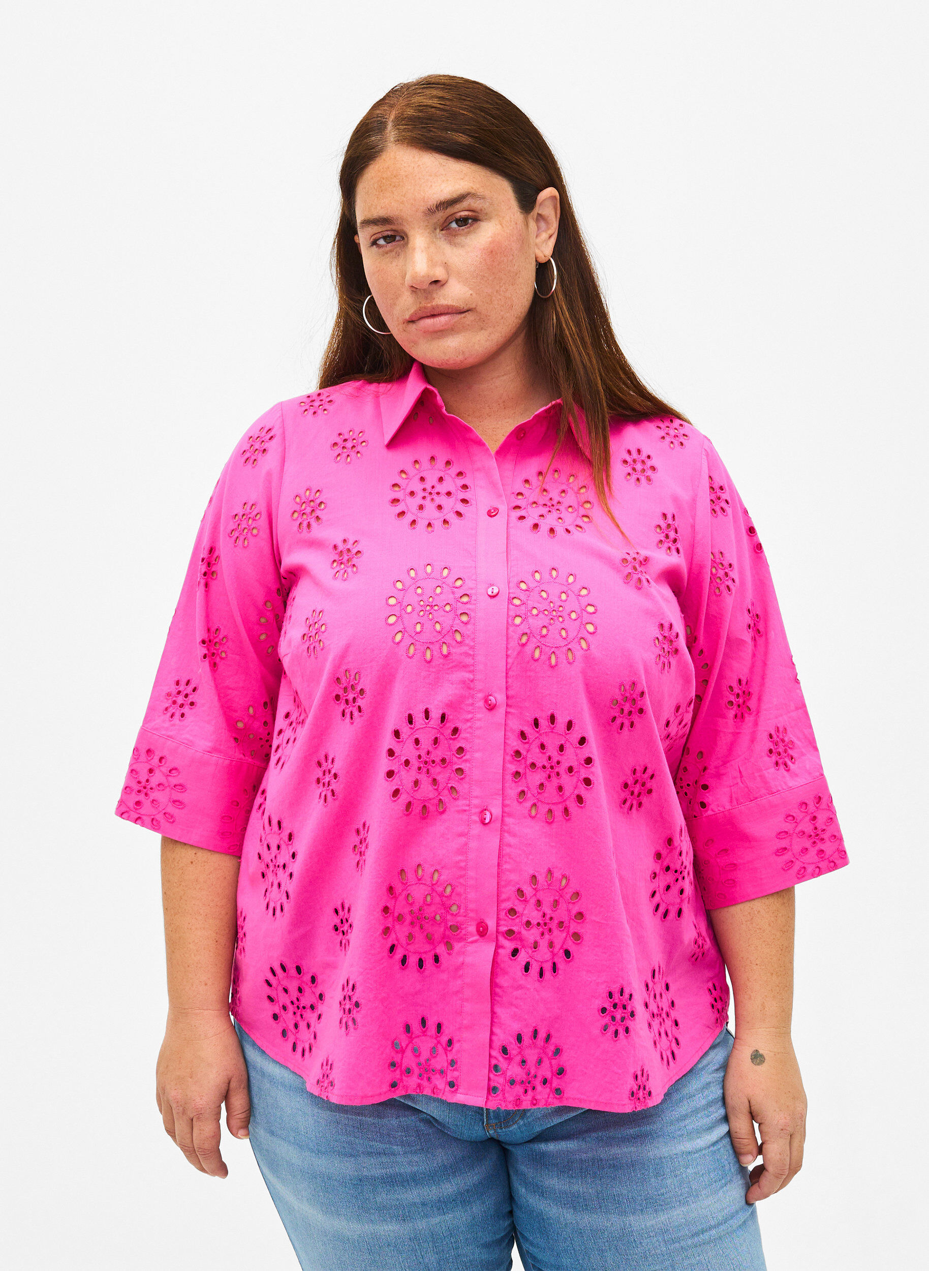 Zizzi Skjortblus med anglaise-broderier och trekvarts&auml;rmar, Raspberry Rose, Model image number 0