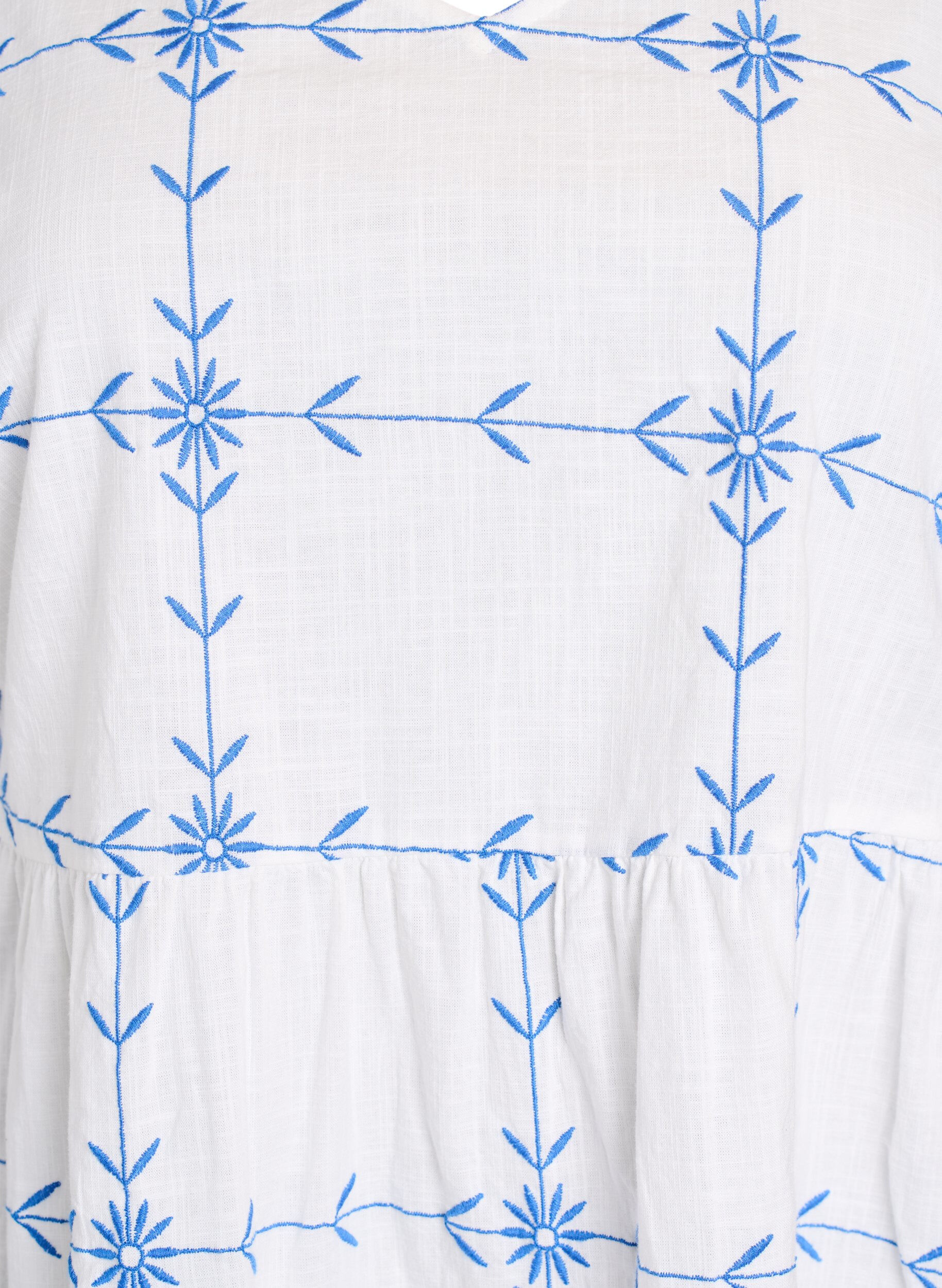 Zizzi Kort kl&auml;nning med V-ringning och broderi, Vit, Packshot image number 2