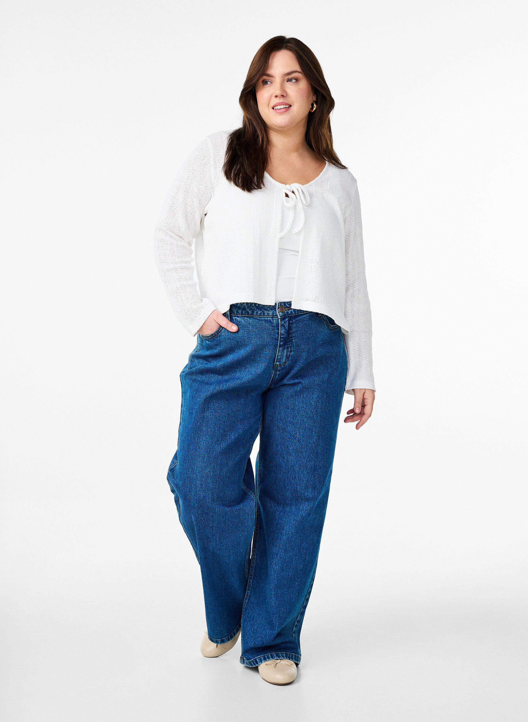 Zizzi Stickad kofta med textur och knytning framtill, Vit, Model image number 1