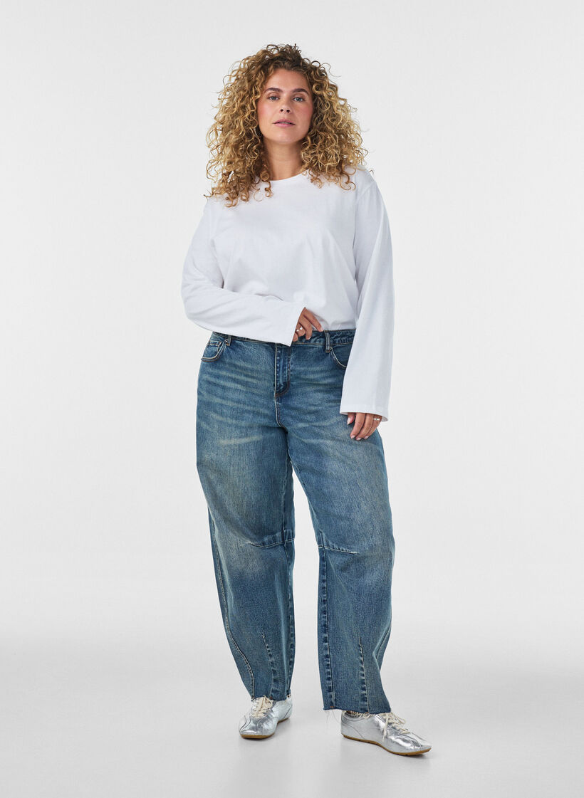 Barrel fit jeans med sliten tv&auml;tt, Bl&aring;, Model
