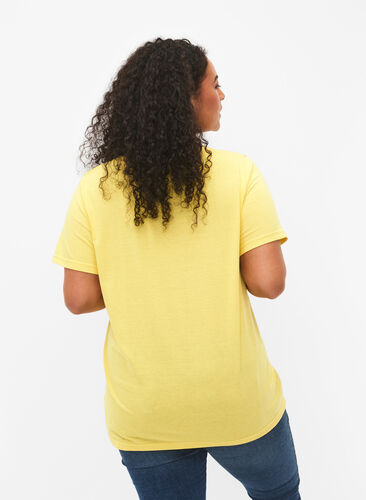 Kortärmad t-shirt med v-hals, Illuminating, Model image number 1