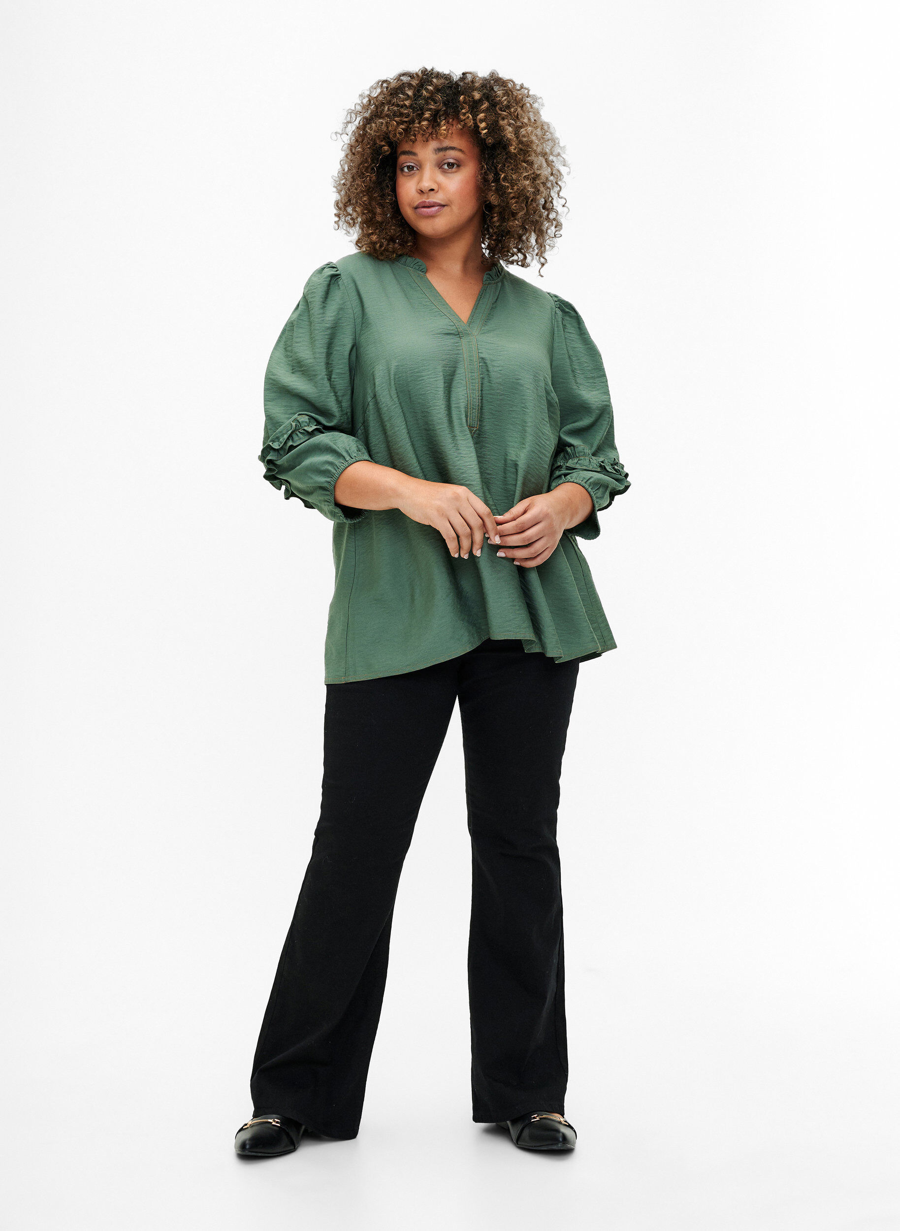 Zizzi Blus med ruffles, Duck Green, Model image number 2