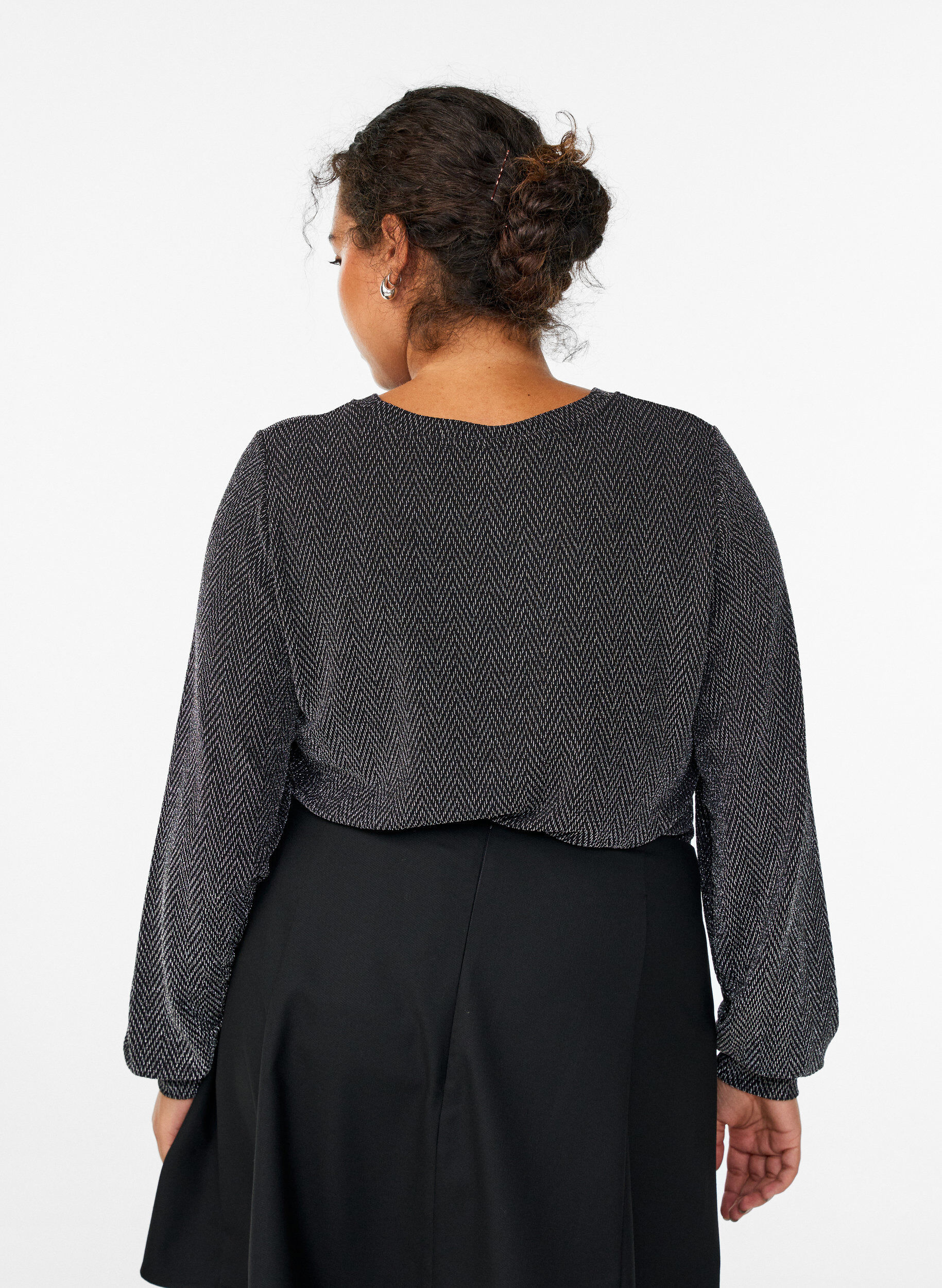 ZizziBlus med fiskbensm&ouml;nster och glittertr&aring;d, Svart, Model image number 2