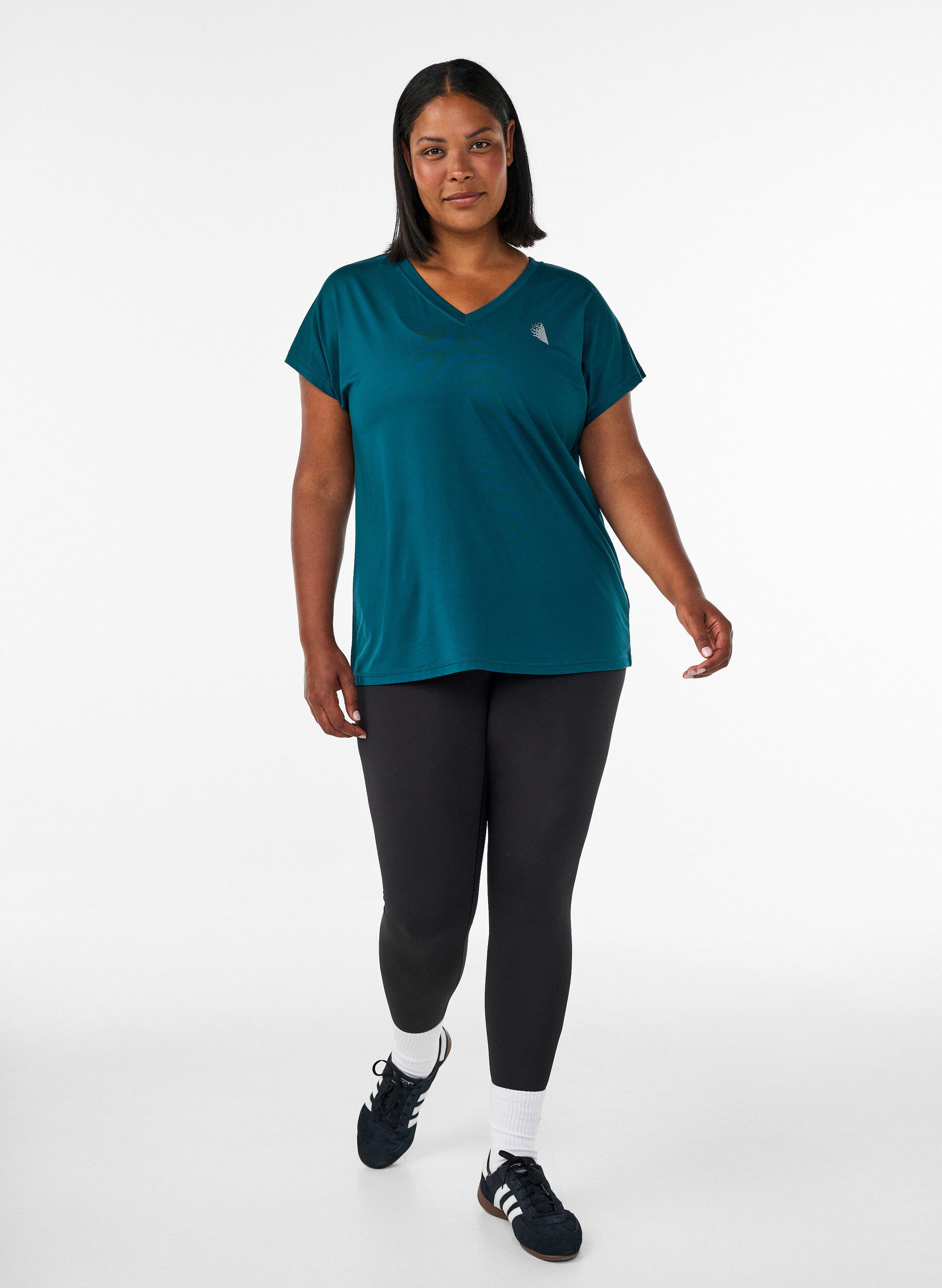 ZizziTr&auml;nings t-shirt med v-ringning och l&ouml;s passform, Gr&ouml;n, Model image number 1