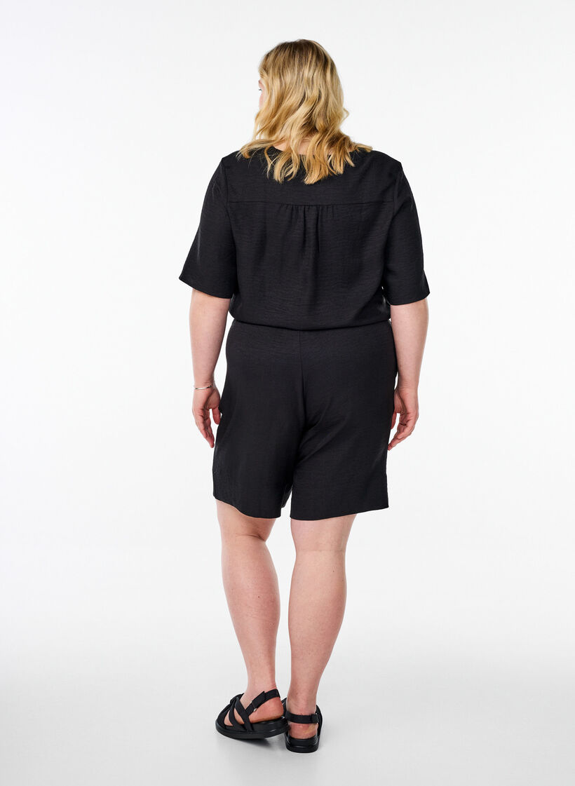Shorts med fickor och h&ouml;g midja, Svart, Model image number 2