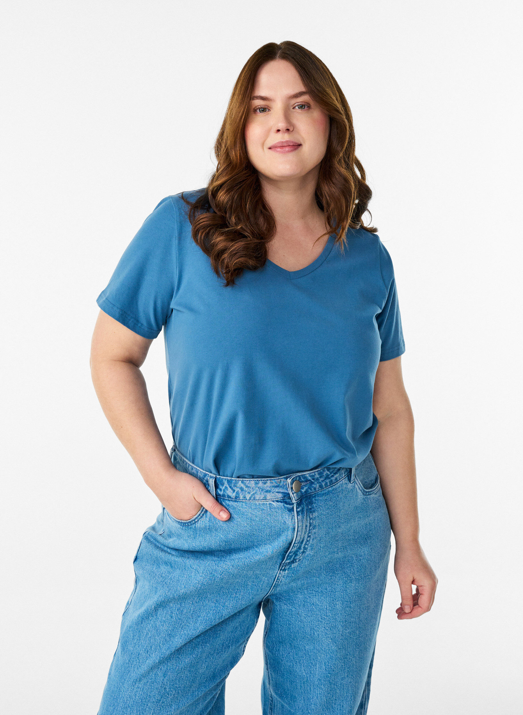 Enf&auml;rgad bas-t-shirt i bomull, Bl&aring;, Model