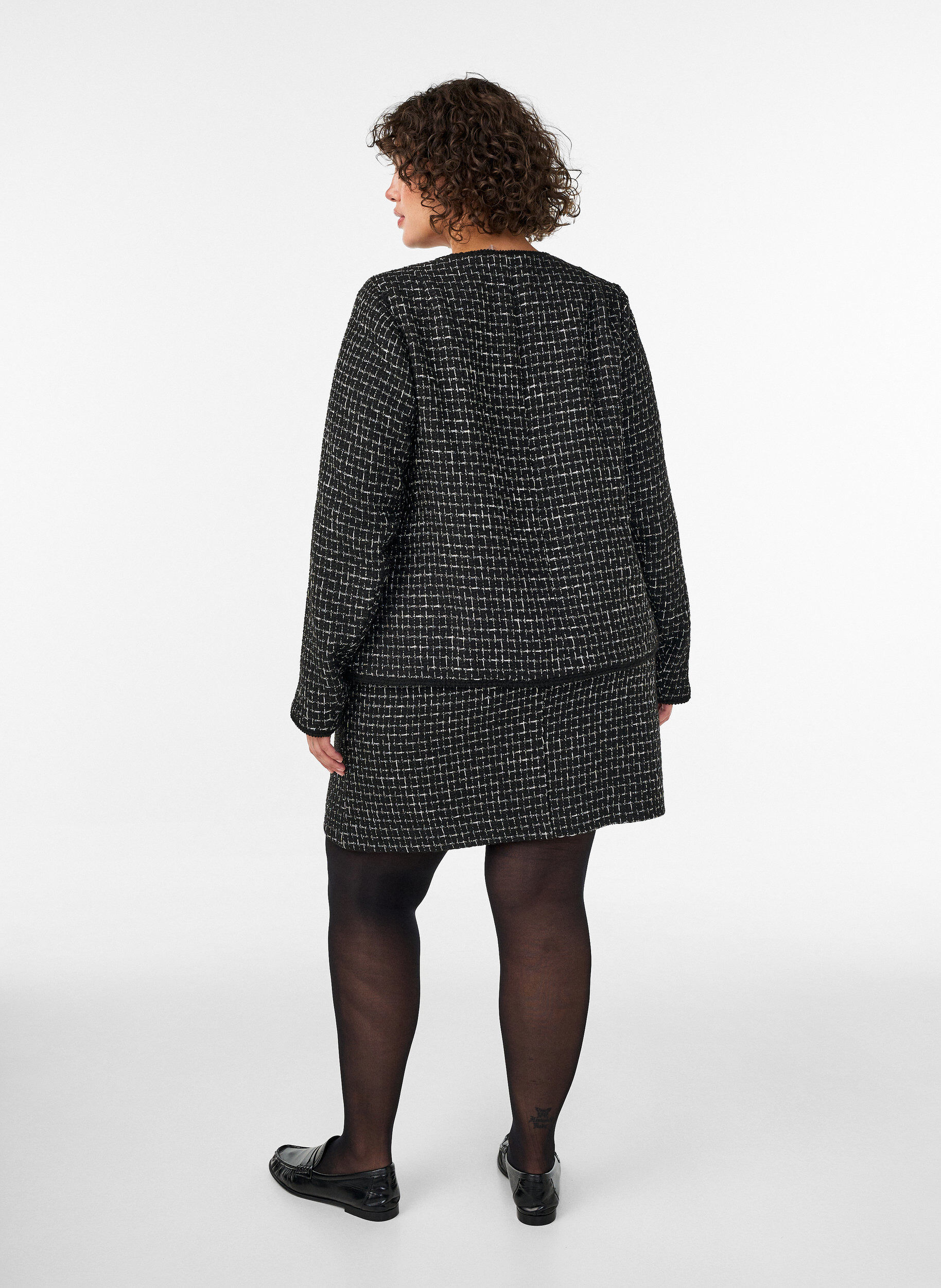 ZizziKort kjol i boucl&eacute;, Svart, Model image number 2