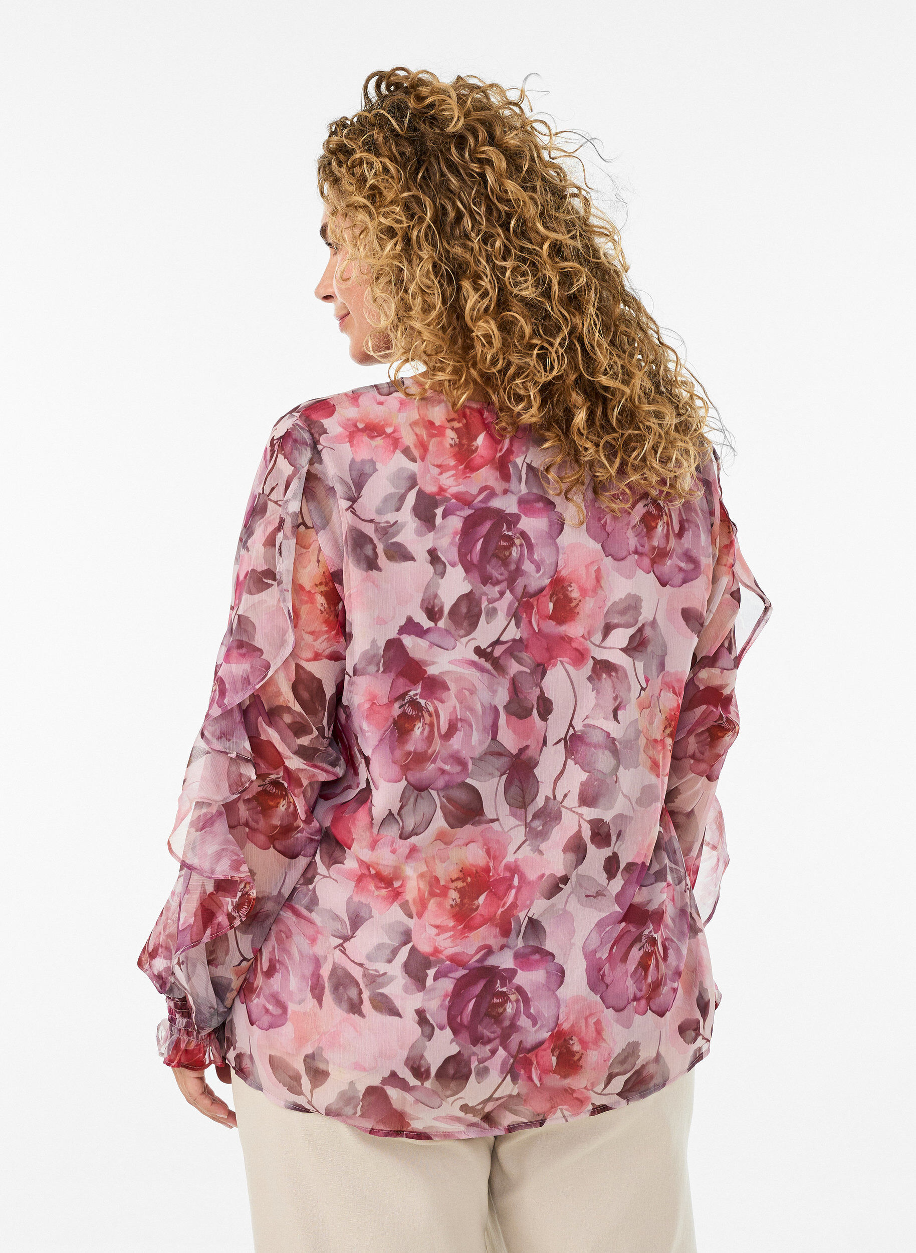 ZizziBlommig blus med v-ringning och volang&auml;rmar, Rosa, Model image number 2