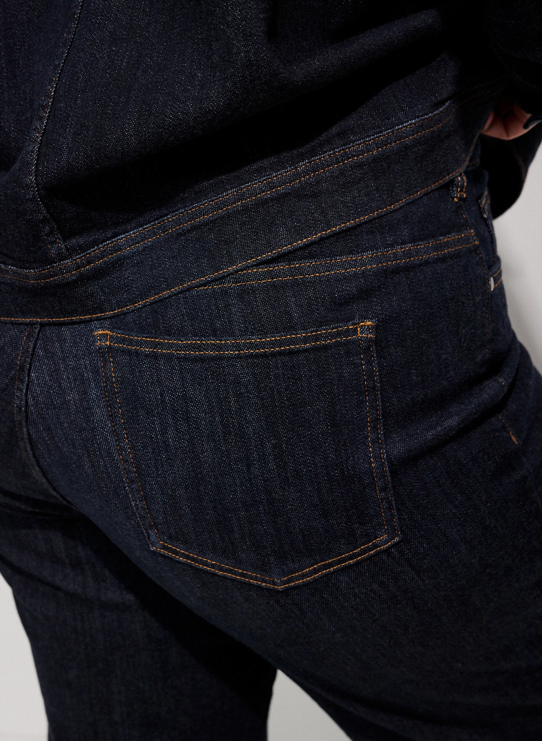 ZizziStraight fit Kiana jeans med h&ouml;g midja, Bl&aring;, Model image number 3